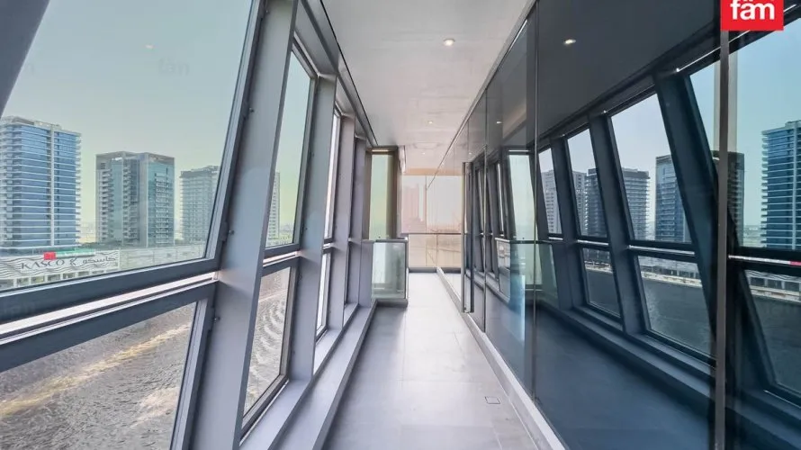 Apartamento de 4 dormitorios en Business Bay, UAE No. 197 № 3