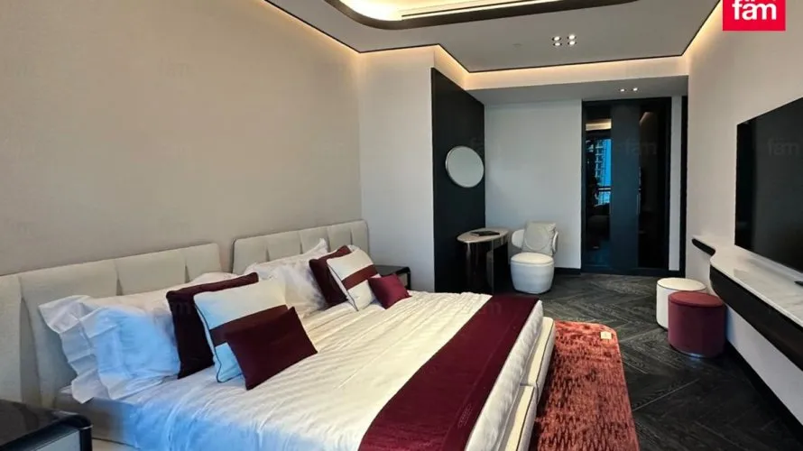 Apartamento de 4 dormitorios en Business Bay, UAE No. 283 № 1